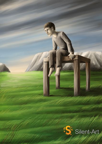 Sitzend über dem Feld - Silent-Art-2025-06-009 1 Barfüßige Figur auf Holztisch im grünen Feld vor hellen Felsen und graublau gestreiftem Himmel.